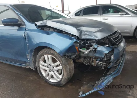 2017 Volkswagen Jetta 1.4T S z USA, uszkodzony, nr VIN 3VW2B7AJ1HM307234